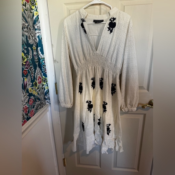 Anthropologie Hemant & Nandita embroidered eyelet V-neck dress 8 - Picture 4 of 7